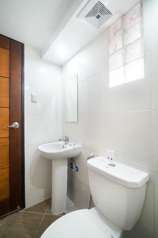 Oyo 199 Solange Apartelle Davao City Extérieur photo